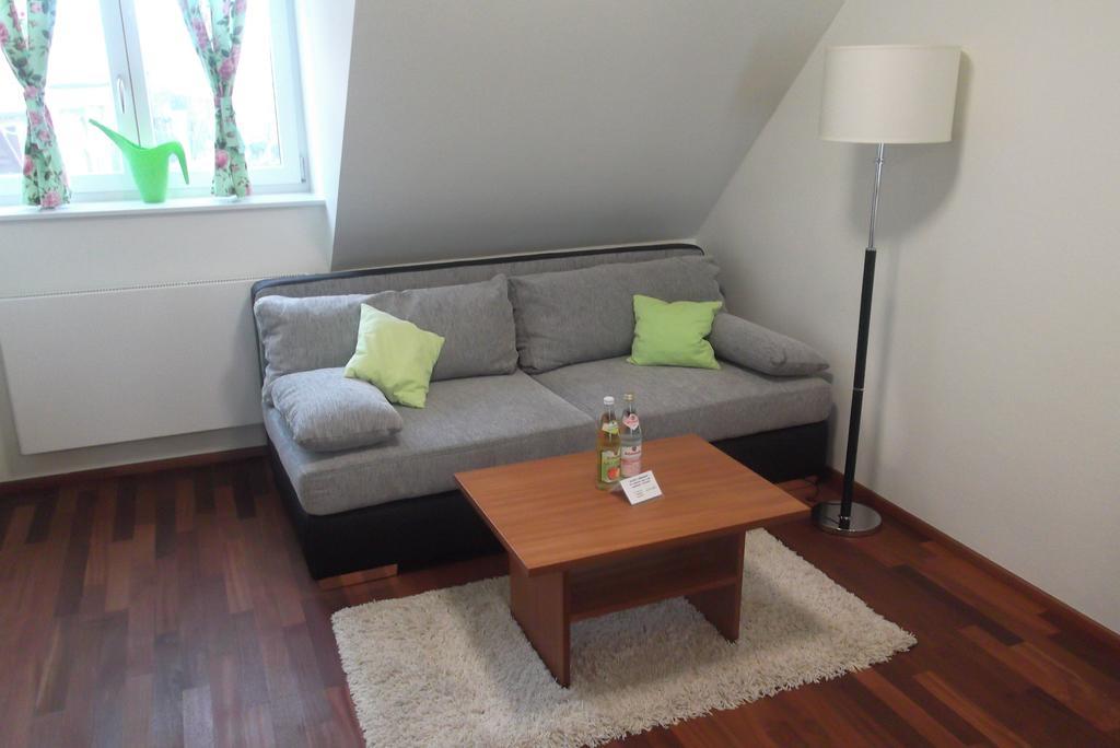 Jungingers Aparthotel Holzheim  Room photo