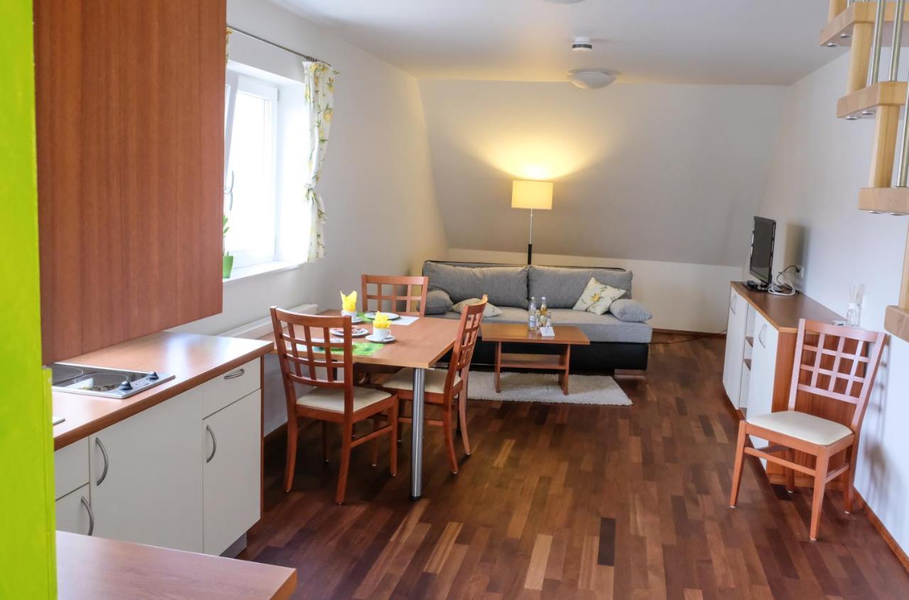 Jungingers Aparthotel Holzheim  Exterior photo